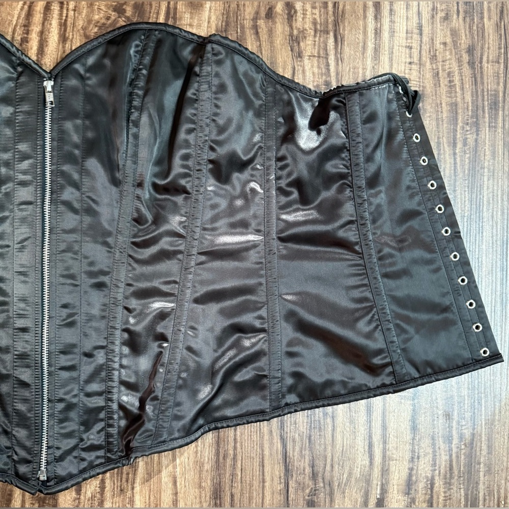 Top Drawer by Daisy Corsets XXL - Picture 5 of 12